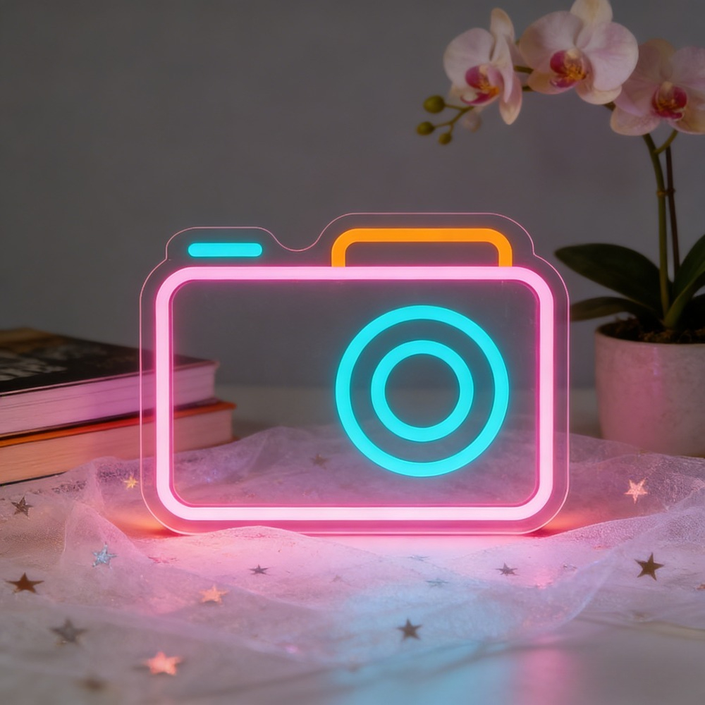 Desk Setup Photography - لافتة نيون على شكل كاميرا، إضاءة