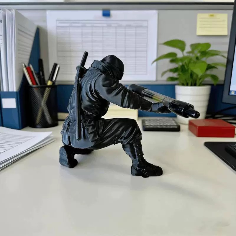 حامل أقلام نينجا مطبوع بتقنية  - مراجعة Desk Setup Gifts وسعره